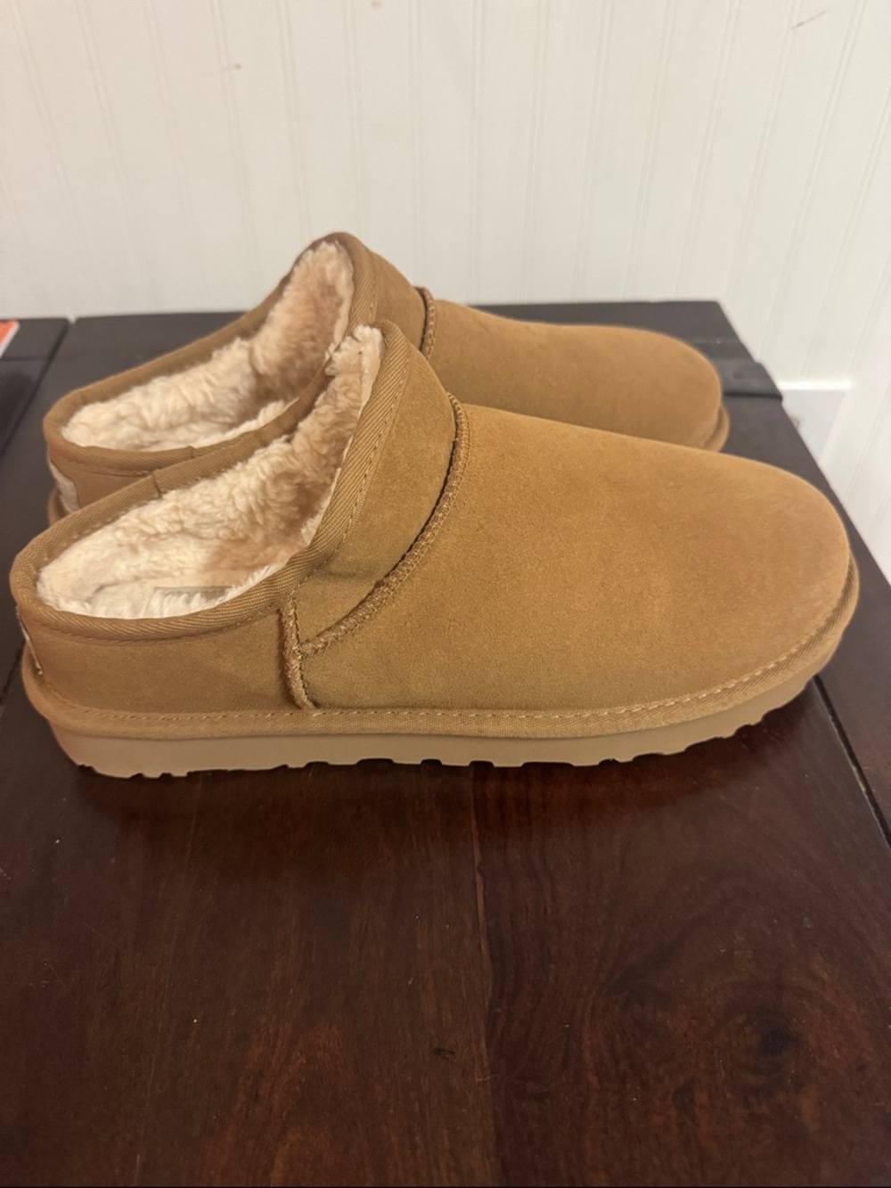 NWT UGG Women’s Suede Slip-On Clog in Chestnut Brown